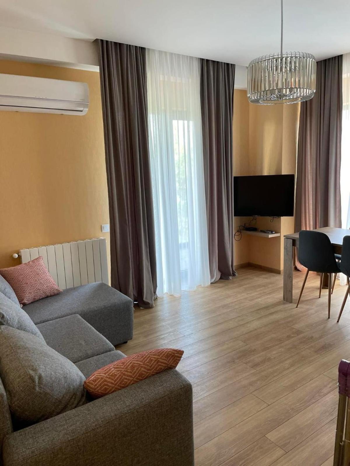 Tbilisi Hilton Apartment Екстер'єр фото