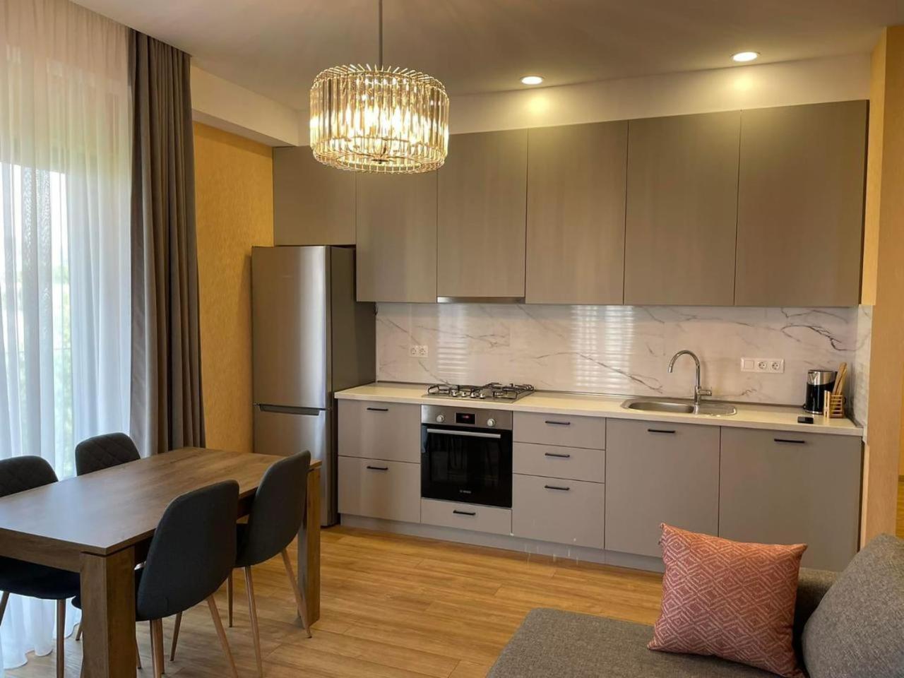 Tbilisi Hilton Apartment Екстер'єр фото