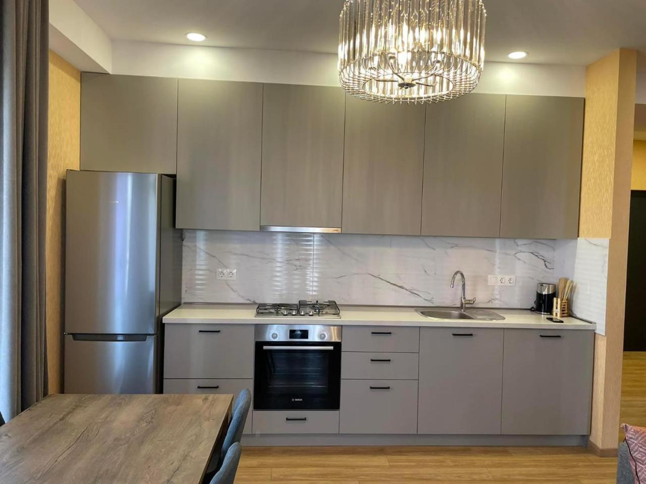 Tbilisi Hilton Apartment Екстер'єр фото