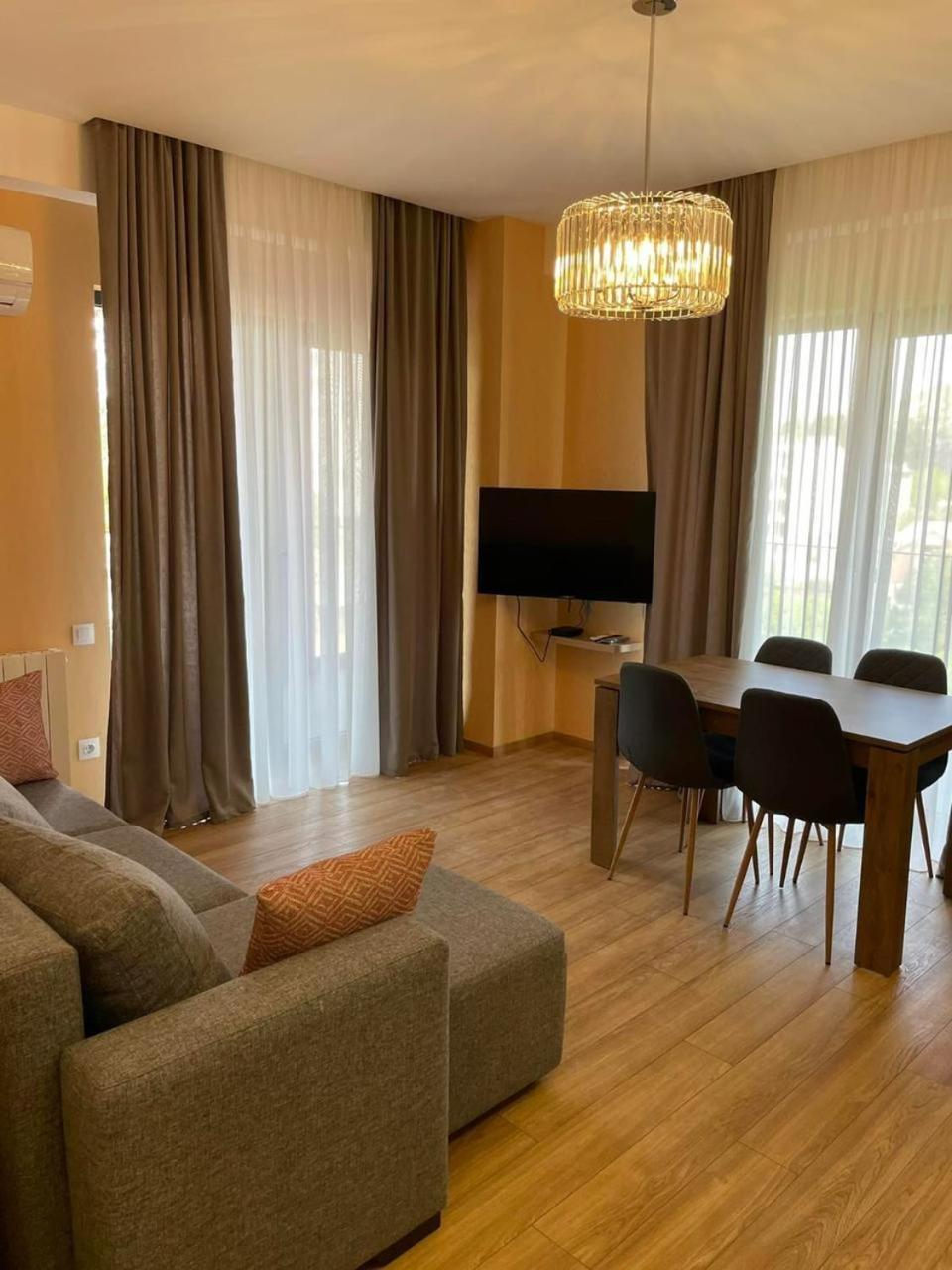 Tbilisi Hilton Apartment Екстер'єр фото