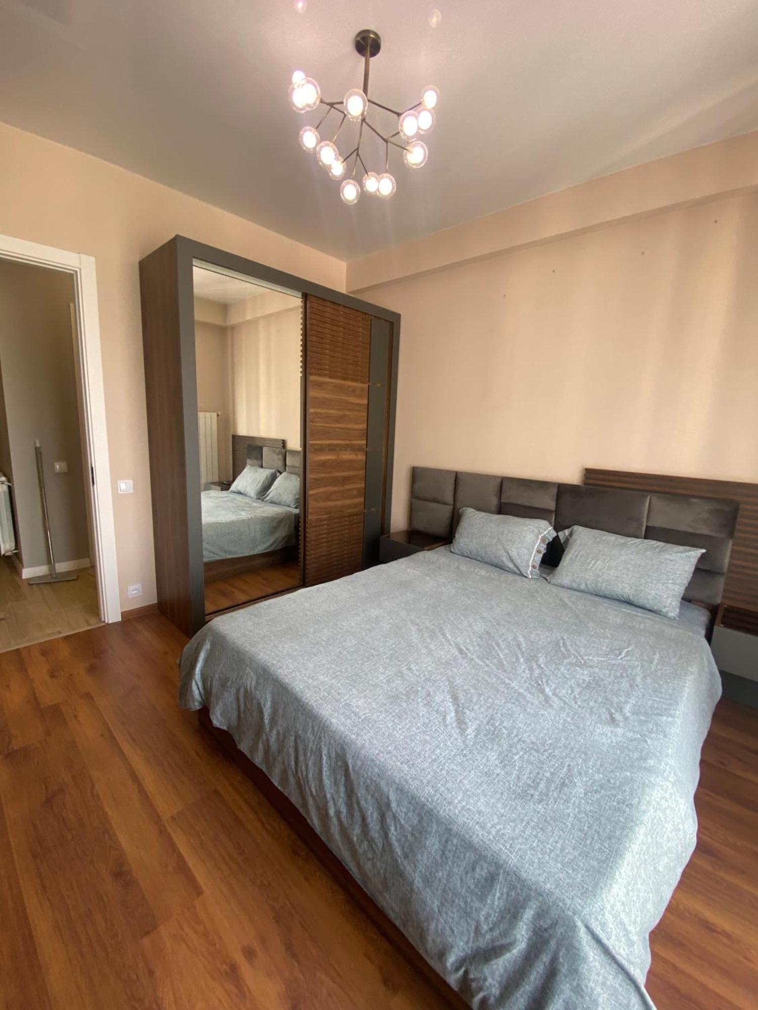 Tbilisi Hilton Apartment Екстер'єр фото