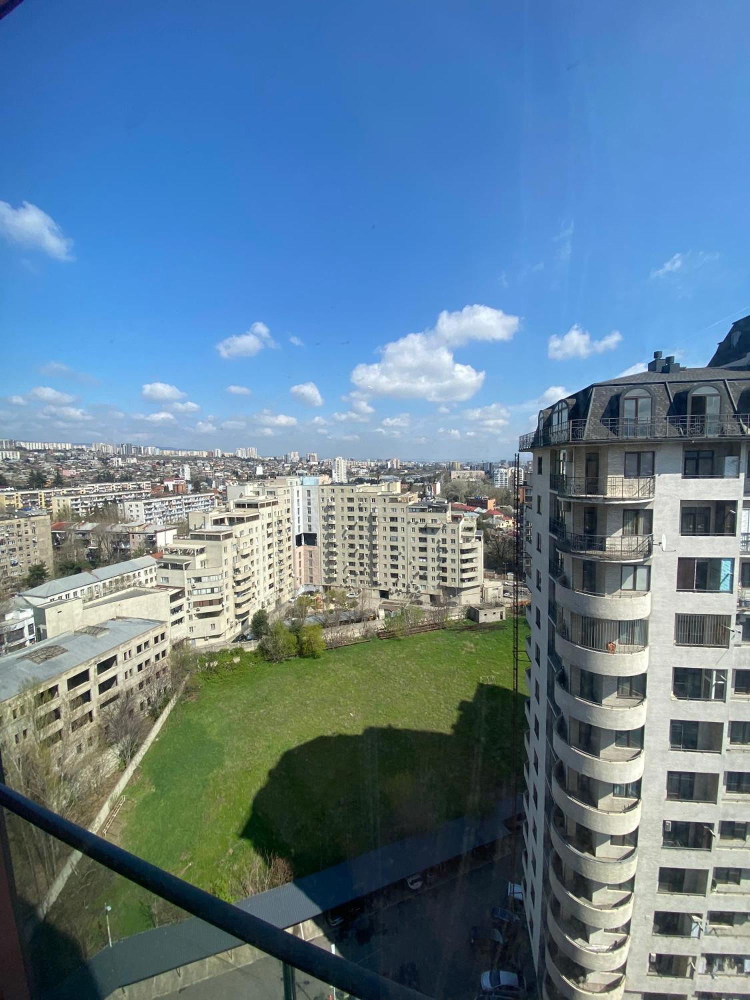 Tbilisi Hilton Apartment Екстер'єр фото