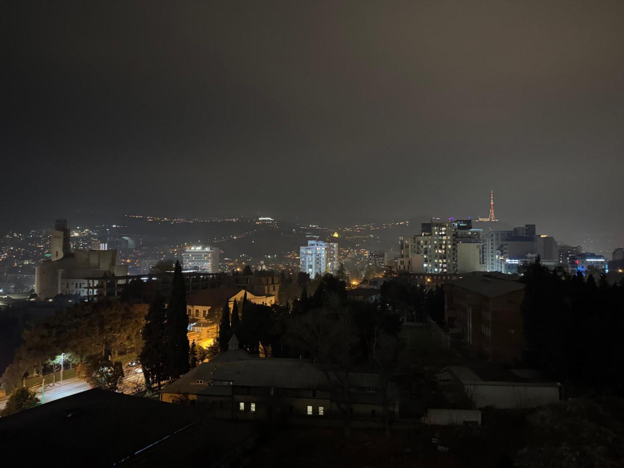 Tbilisi Hilton Apartment Екстер'єр фото